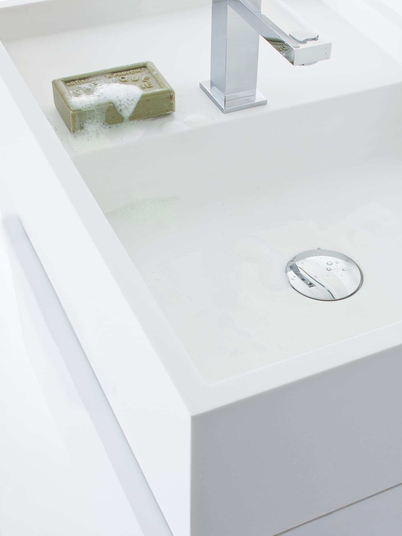 sink, sink faucet, hot tub, tub