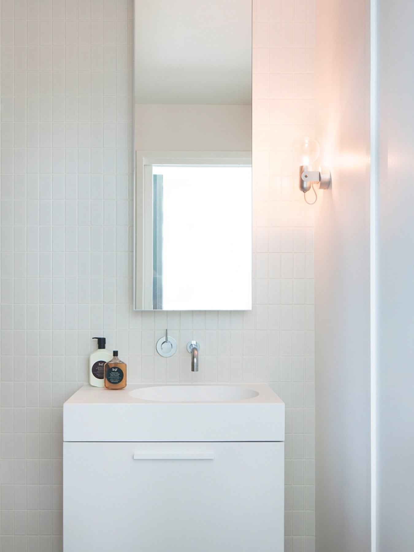 sink, sink faucet, corner