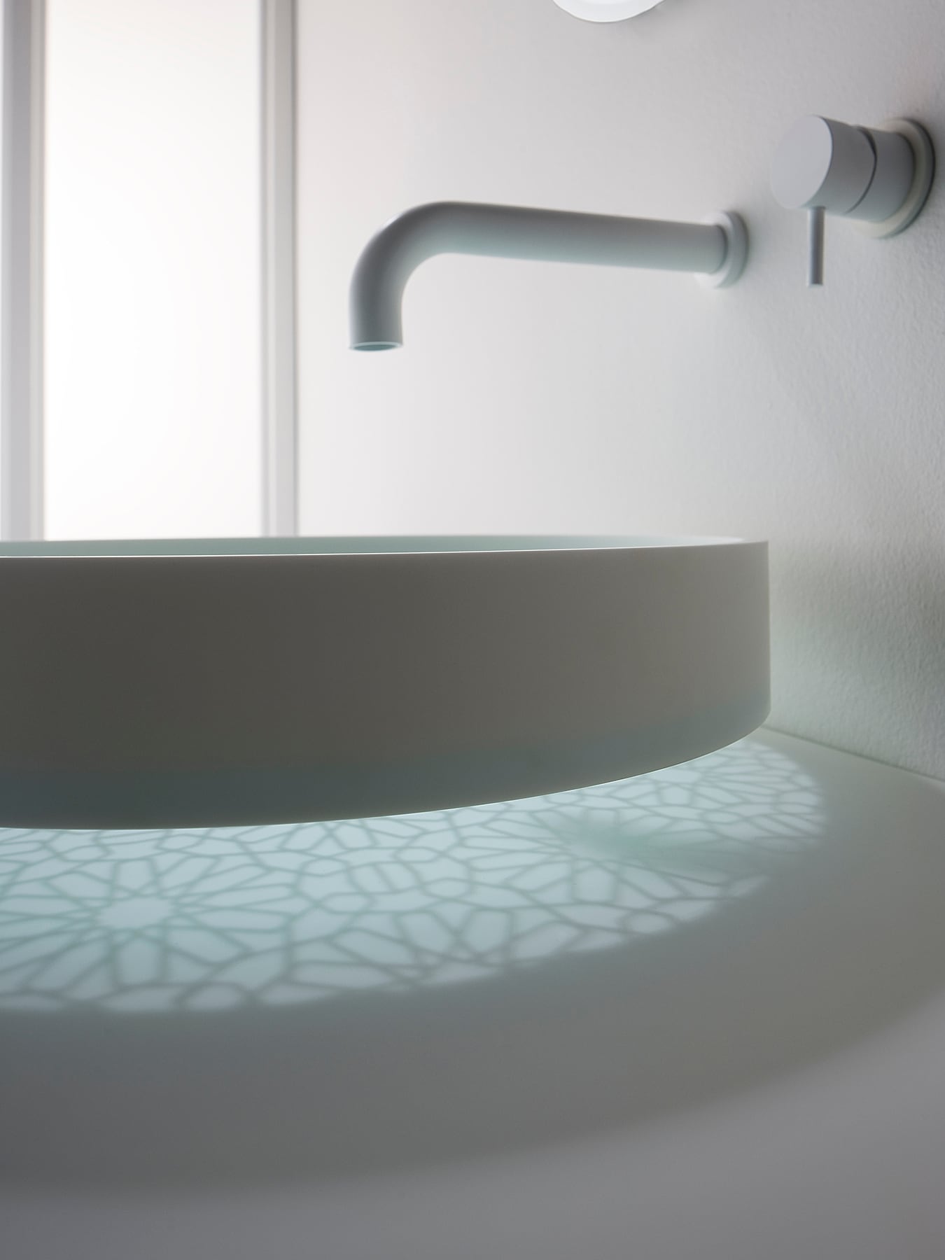 bathing, sink, sink faucet, tub, bathtub, person